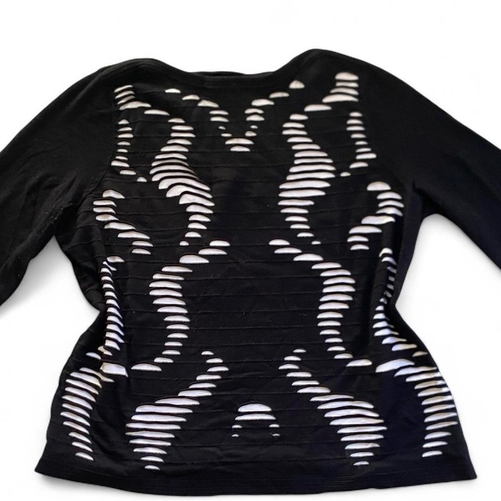 Roz & Ali Black Long Sleeve Cutout-Back Tee with White Underlay